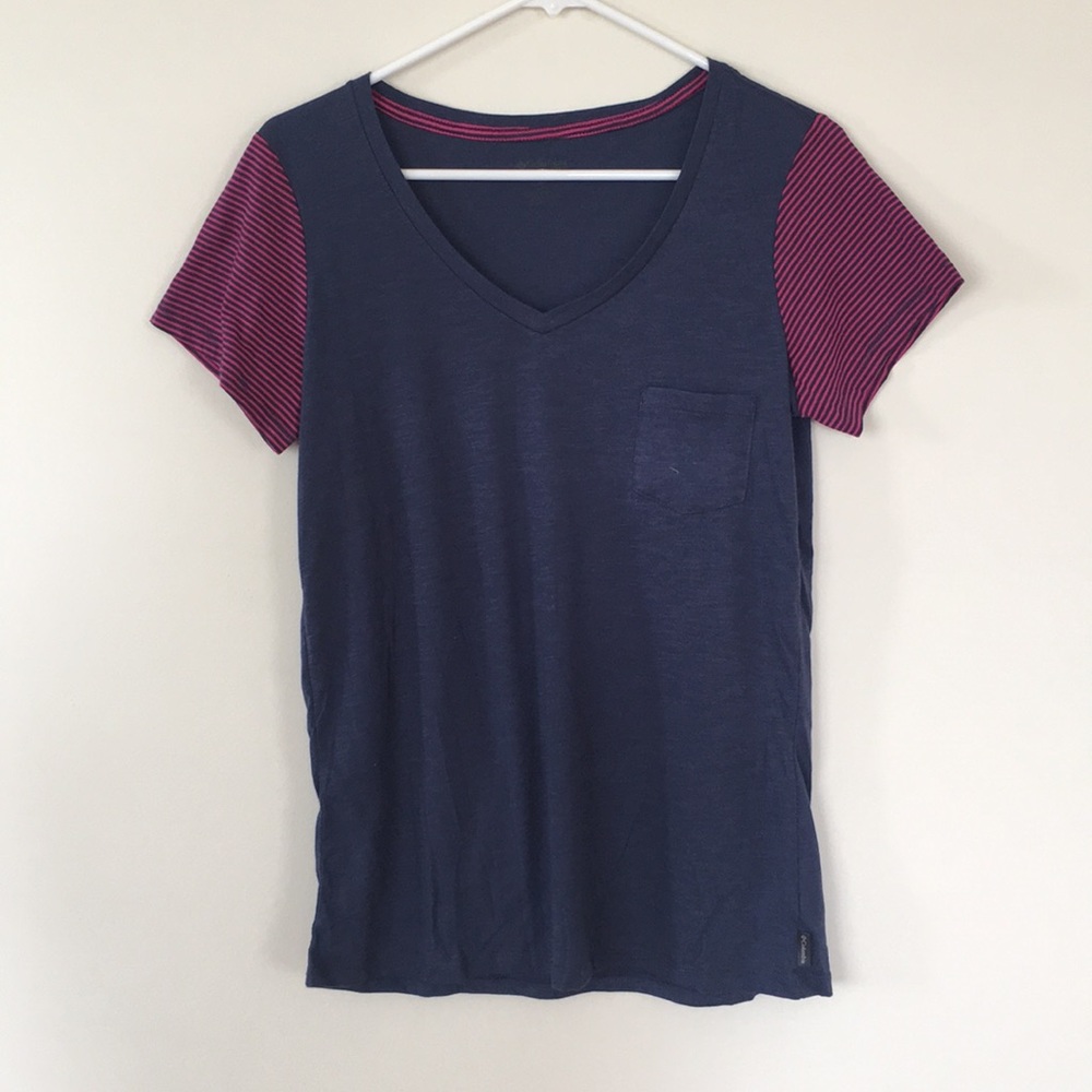 Columbia t-shirt small